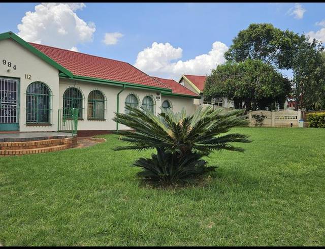 3 BEDROOM HOUSE FOR SALE IN ZAKARIYYA PARK